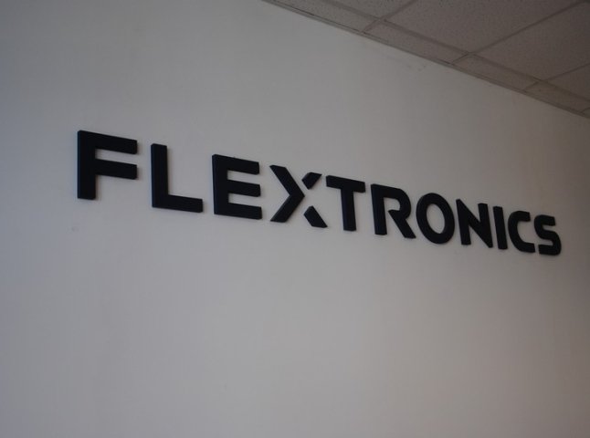 На заводі "Флекстронікс" в Мукачеві відкрили першу лінію виробництва (ФОТОРЕПОРТАЖ)