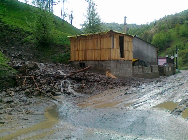 На Рахівщині через дощі зійшов селевий потік (ФОТО)