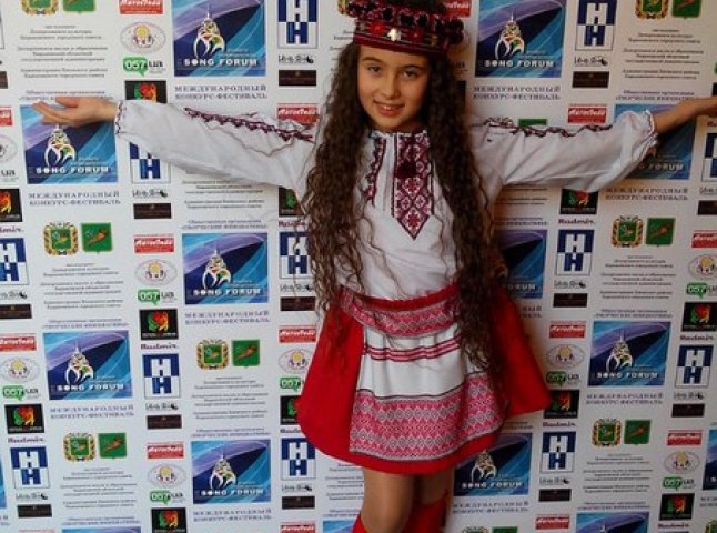 Юна мукачівка Яночка Решко здобула перемогу на міжнародному телевізійному фестивалі-конкурсі у Румунії (ФОТО)