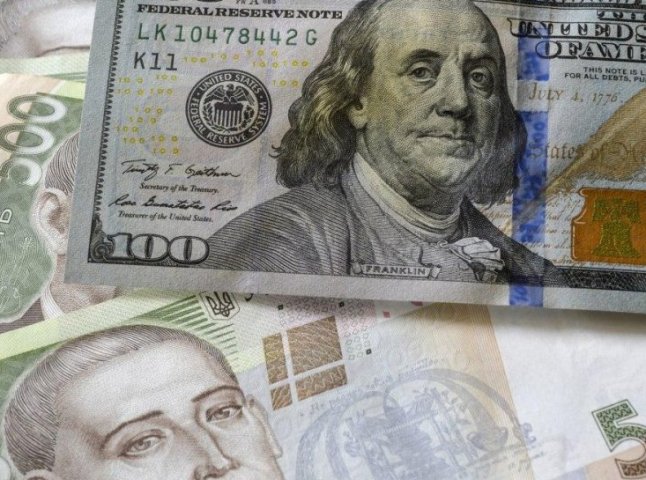 Курс долара в Україні різко зміниться: яким він буде у травні
