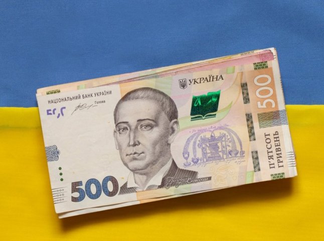 Чи будуть давати 4500 гривень у серпні: що відомо про базову соцдопомогу Чи будуть давати 4500 гривень у серпні: що відомо про базову соцдопомогу