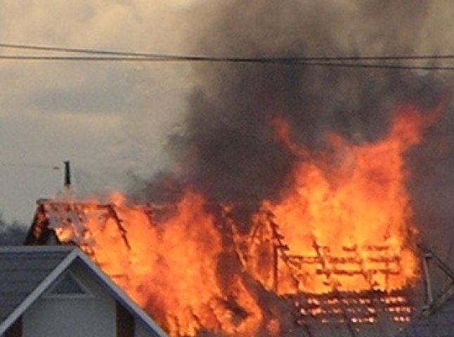 У Мукачеві під час пожежі трагічно загинула жінка