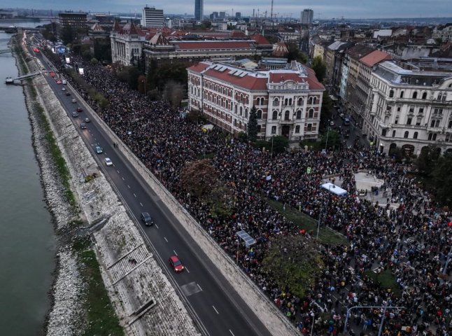 Тисячі угорців вийшли на протест: що вимагали