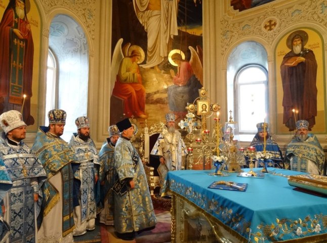 Владика Феодор відслужив молебень у другому кафедральному соборі міста Мукачева