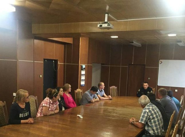 Патрульні поліцейські обласного центру провели лекцію для працівників ВАТ «Ужгородський Турбогаз»