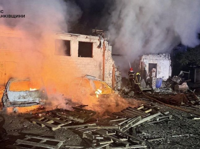 Місто у сусідній області зазнало ворожого обстрілу: загинув цивільний
