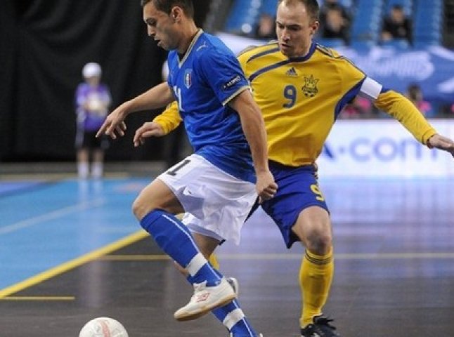 Українські футзалісти здобули мінімальну перемогу у першому матчі чемпіонату Європи