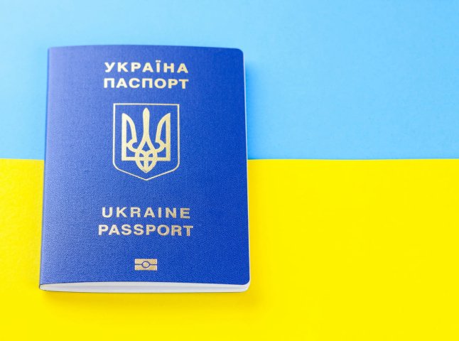 Для українців, які виїхали за кордон, озвучено попередження
