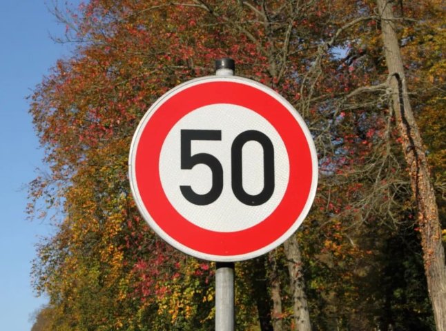 Водіям нагадали про «зимовий режим»: штрафи вже виписують