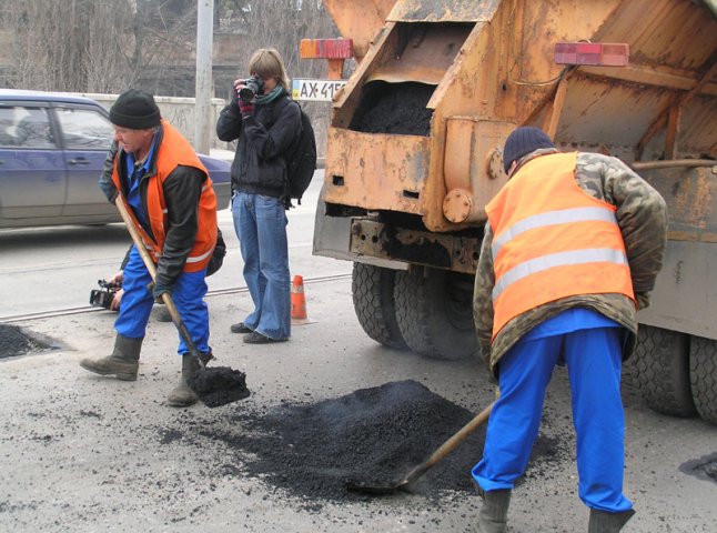На ремонт закарпатських доріг планують виділити 311 мільйонів гривень