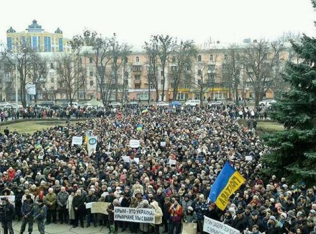 Схід та південь України охопили масові протести проти вторгнення в Україну російських військ
