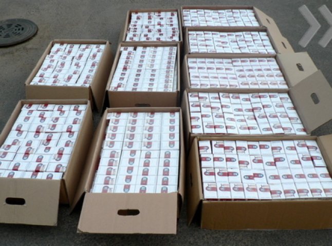 Закарпатські митники затримали вантаж з 3900 пачками контрабандних цигарок