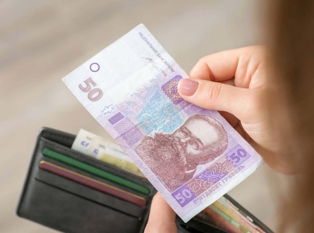 Старі 50 та 200 гривень прибирають з обігу: фото банкнот, які замінять Старі 50 та 200 гривень прибирають з обігу: фото банкнот, які замінять