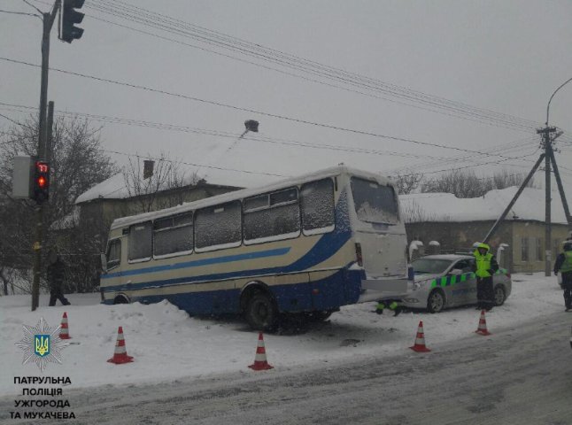 Нові деталі ДТП у Ракошині: у салоні пасажирського автобуса перебували двоє осіб