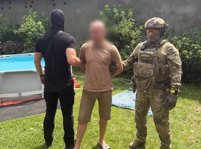 Упіймали закарпатського депутата-утікача, який викрав людей і тримав їх у підвалі