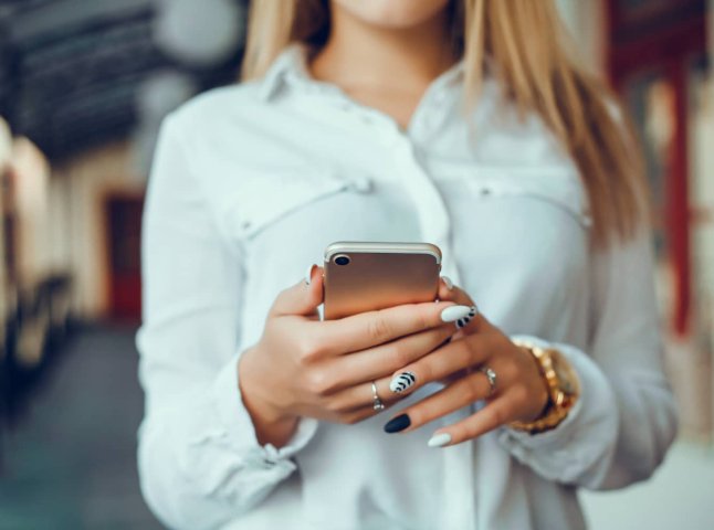 Що робити зі старими телефонами: чи можна їх продати або обміняти на новий