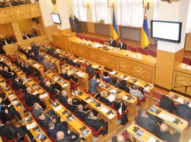 Закарпатські депутати вимагають призначити сесію на 25 листопада