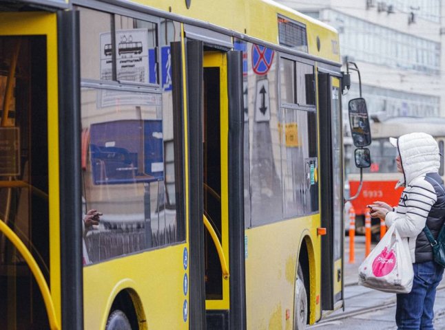 Пільговий проїзд у громадському транспорті: хто має право не платити