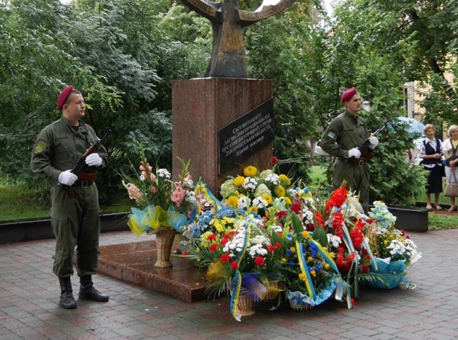 В Ужгороді вшанували пам’ять загиблих працівників органів внутрішніх справ Закарпатської області