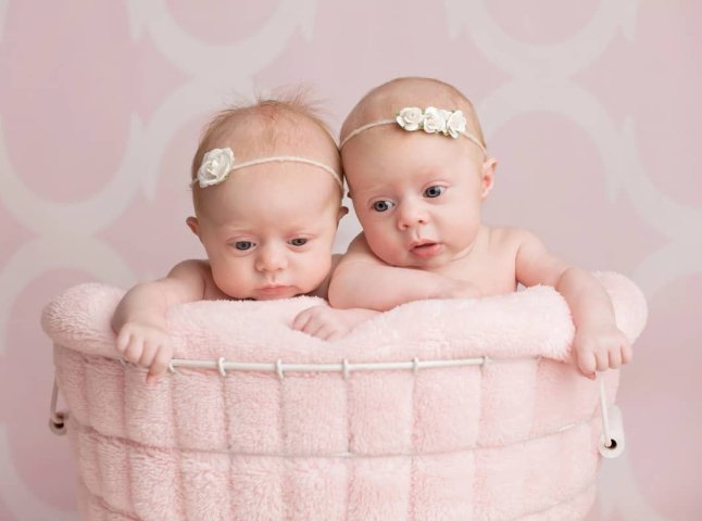 Першими в Ужгороді у 2026 році народились двійнята дівчаток