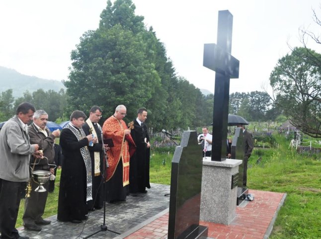 У Міжгір’ї освячено пам’ятний знак загиблим угорським воякам