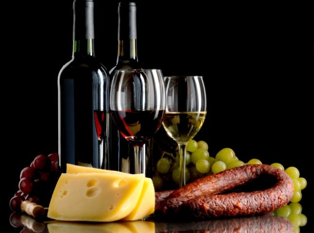 У Берегові відбудеться весняний ярмарок вина, паленки, ковбасних виробів, сиру та меду