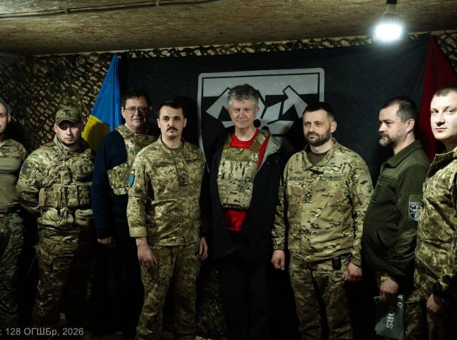 Закарпатська 128 бригада показала, як приймала британську делегацію