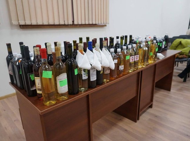 Професійні сомельє обирали найкращі вина фестивалю «Червене вино-2020»