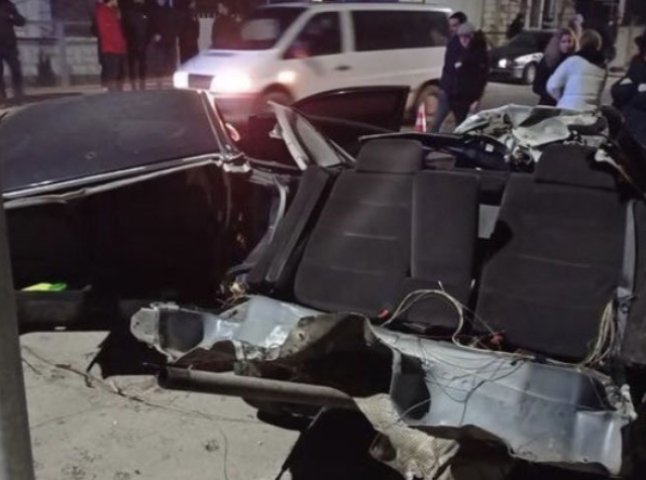 Шалена швидкість, ревіння моторів та ДТП: у мережі оприлюднено відео моменту аварії у Хусті