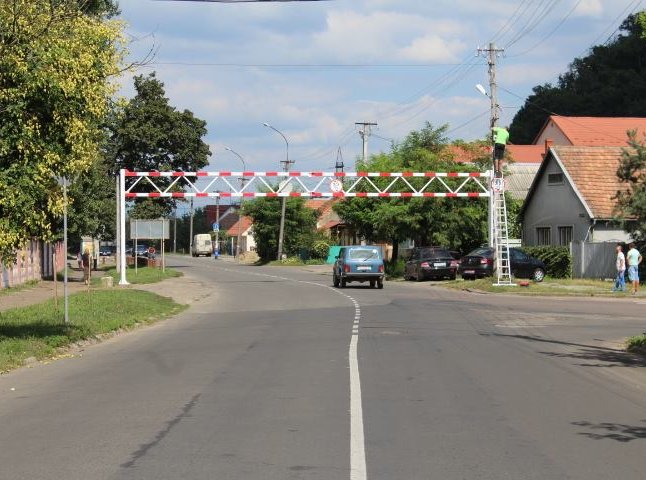 У Мукачеві встановлять три нові обмежувачі руху вантажного транспорту