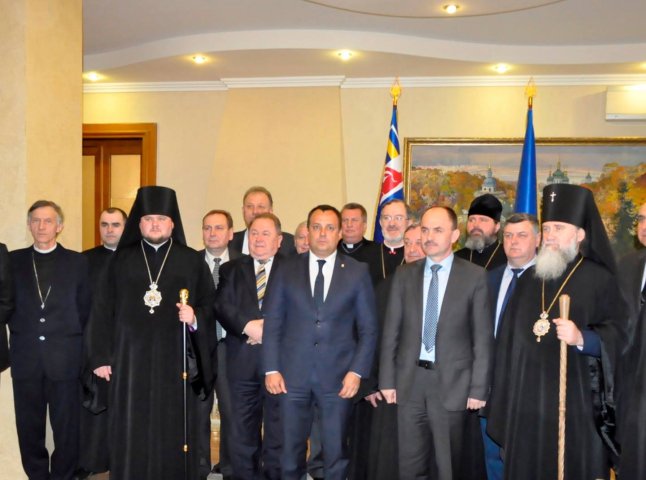 Перед Великоднем керівники області зустрілись з представниками релігійних громад краю (ФОТО)
