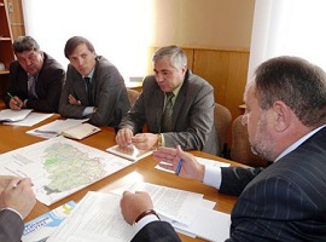 У Закарпатській ОДА аналізували виконання програм соціально-економічного розвитку регіону