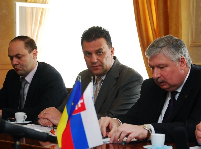 Держсекретар МЗС Словаччини заявив про готовність продовжити співпрацю регіонів Словаччини та Закарпаття