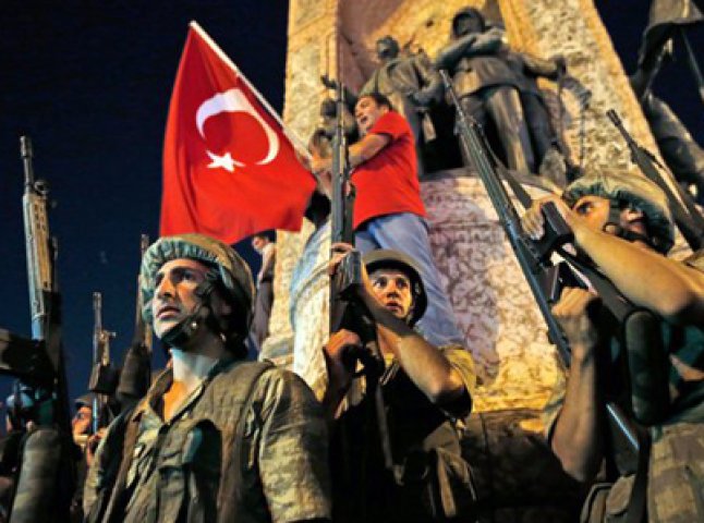 Як закарпатці відреагували на спробу військового перевороту у Туреччині