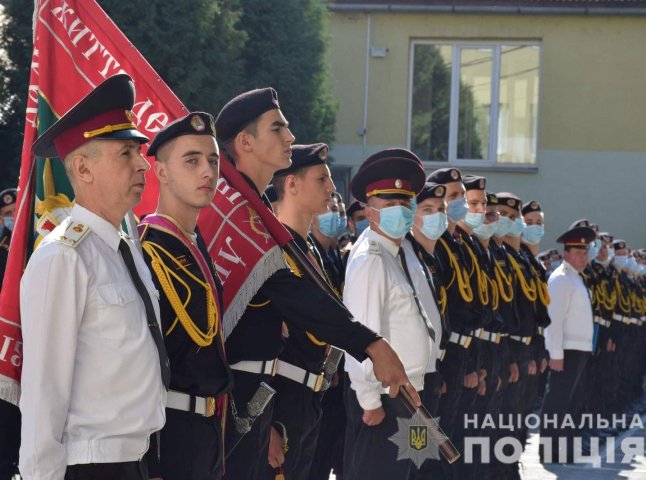 У Мукачеві 90 юнаків урочисто склали присягу військового ліцеїста