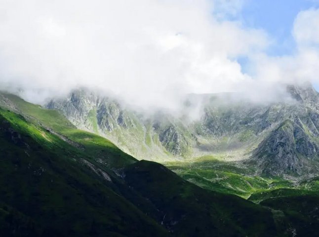 Вулкан у Карпатах, про який знають не всі: де він знаходиться та чи є ризик вивергання