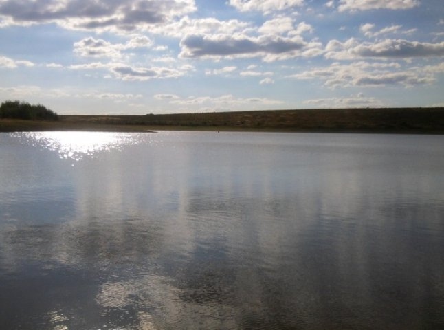 Смертельний відпочинок: в озері на Мукачівщині шукають утопленика