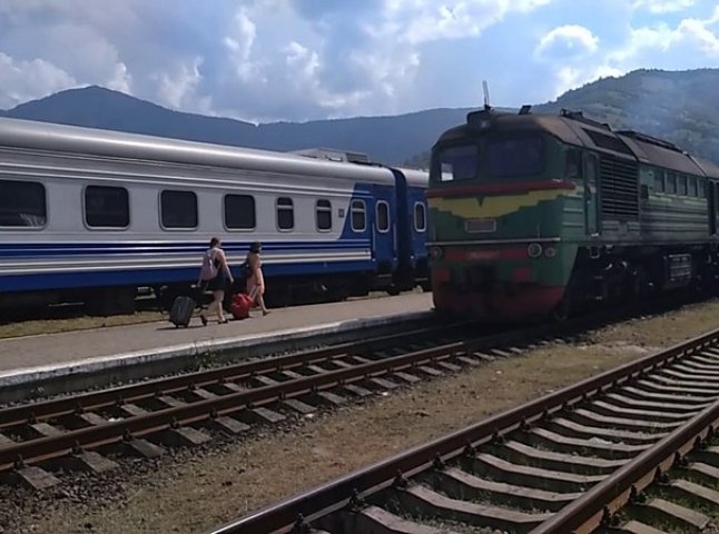Через негоду в Україні затримуються поїзди