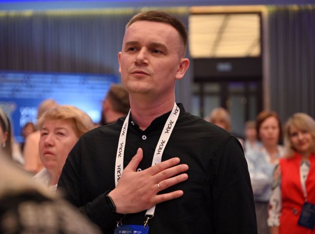 Педагог із Рахівщини виграв у номінації конкурсу «Вчитель року-2026»