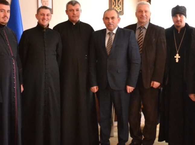 Керівники Тячівщини зустрілись із представниками релігійних конфесій району