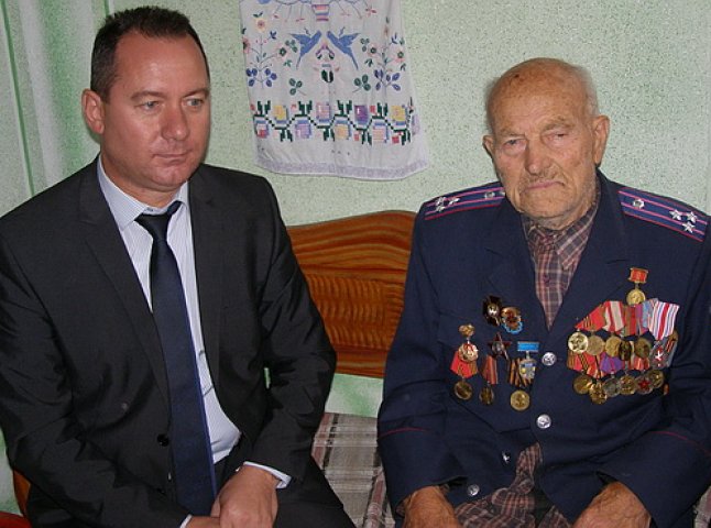 Найстаршому міліціонеру Хустщини виповнилось 95 років (ФОТО)