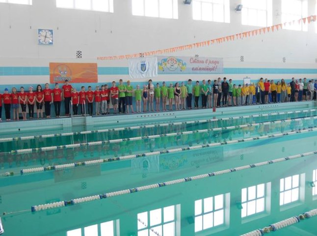 В Ужгороді відбулась першість області з плавання