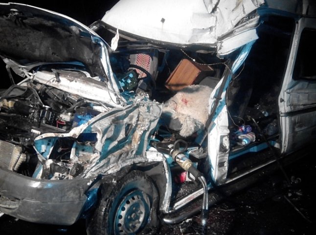 Рятувальники розповіли деталі смертельної ДТП на Свалявщині та показали фото аварії