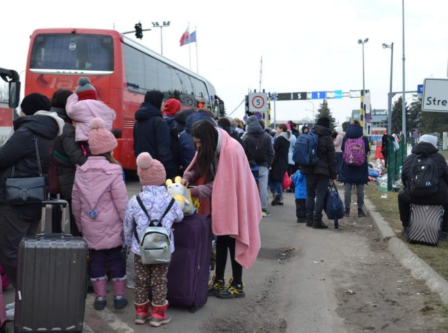 Уряд Чехії попередив, що більше  не зможе приймати біженців із України