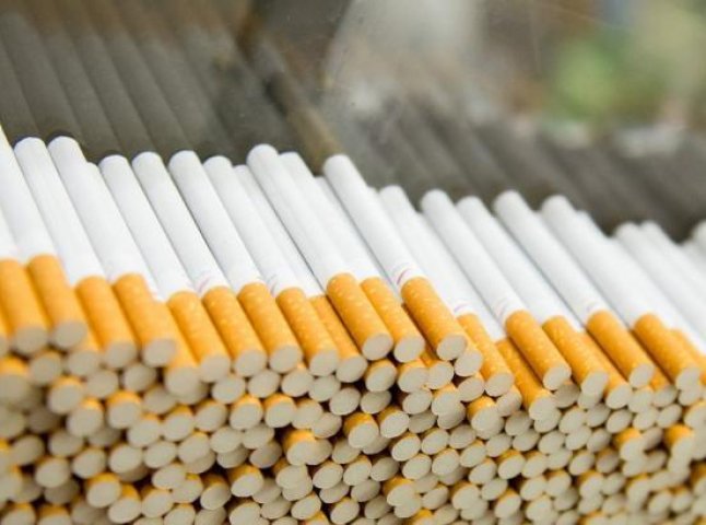 На Закарпатті через кордон намагалися перевезти майже тринадцять тисяч пачок сигарет