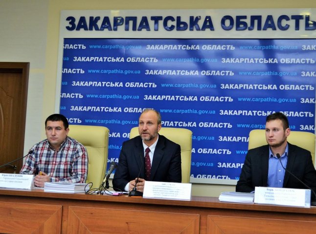 В Ужгороді презентували підсумки моніторингу захисту прав військових