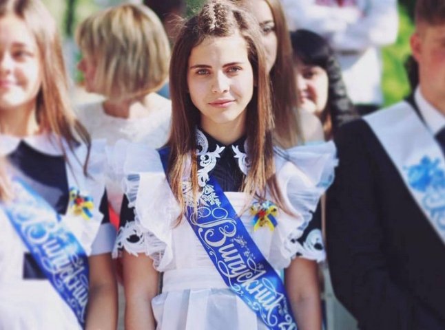 Журналісти розповіли про єдину у Мукачеві випускницю, яка склала ЗНО на 200 балів