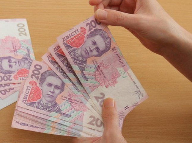Українці у грудні стануть багатшими: що приготував бюджет