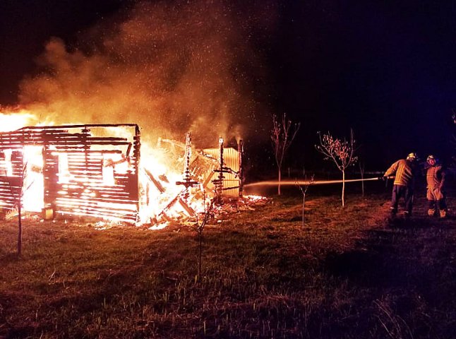 У селі на Виноградівщині спалахнула пожежа