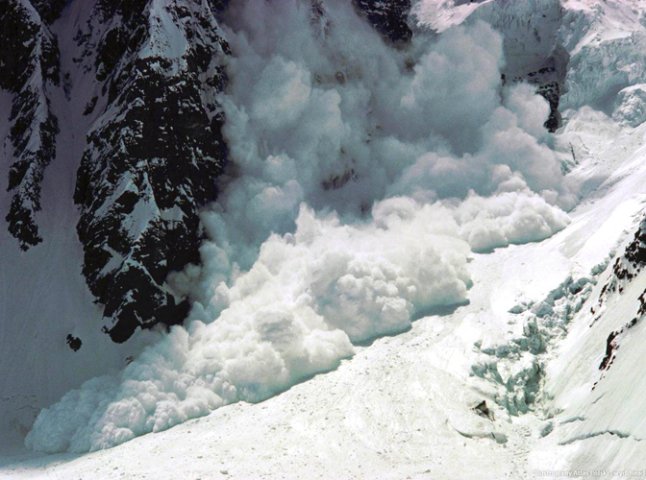 Рятувальники краю попереджають про лавинну небезпеку